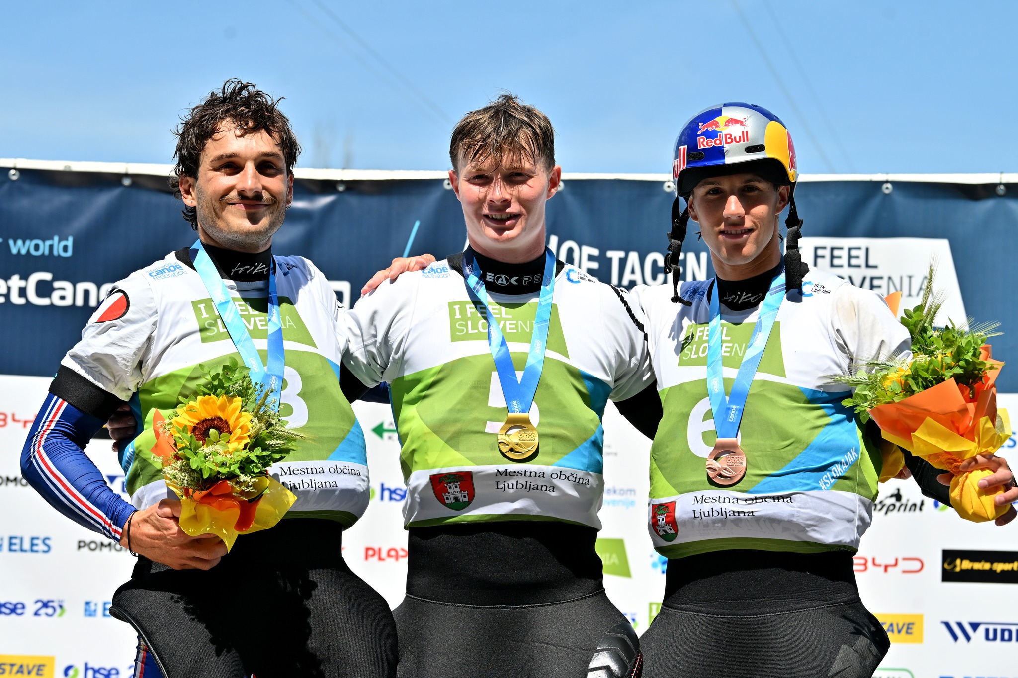 Coupe du monde de slalom, podium du kayak cross individuel Mathurin Madoré (FRA, argent), Sam Leaver (GBR, or), Jakub Krejči (CZE, bronze) # Tacen Ljubljana, Slovénie, 31 mai 2026 © Planet Canoe / ICF