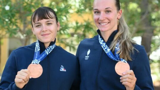 Jeux méditerranéens Kayak biplaces dames 500 mètres Marine Bonnavaud (à gauche) et Loulia Lefoulon, en bronze # Tarente, Italie, 23 août 2026 © CNOSF / KMSP